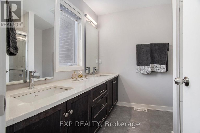 29526070/1022-lunar-glow-crescent/riverside-southgloucester-glen/ottawa/ontario/K4M0J9_18