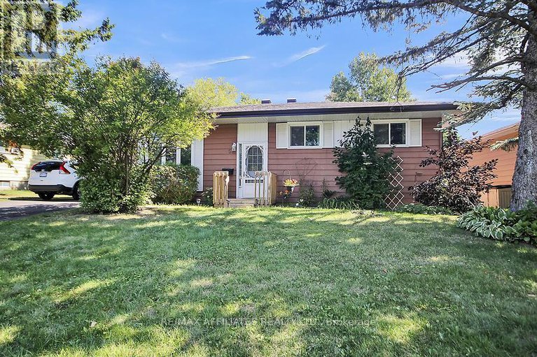 28858378/52-laurie-court/glencairnhazeldean/ottawa/ontario/K2L1S4_1