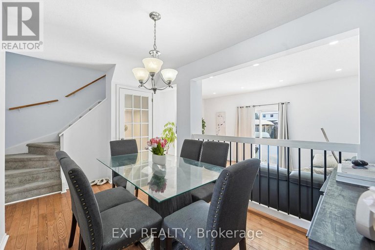 29366242/78-36-barrow-crescent/katimavik/ottawa/ontario/K2L2K1_15