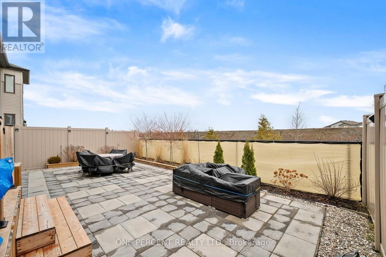 29563341/1002-showman-street/goulbourn-twp-from-franktown-rdsouth-to-rideau/ottawa/ontario/K0A2Z0_46