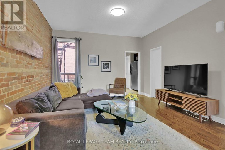 28807289/57-argyle-avenue/ottawa-centregolden-triangle/ottawa/ontario/K2P1B3_9