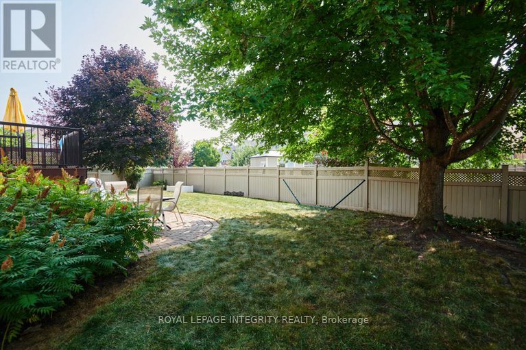 28624550/11-honeywood-court/riverside-southgloucester-glen/ottawa/ontario/K1V1Y4_32