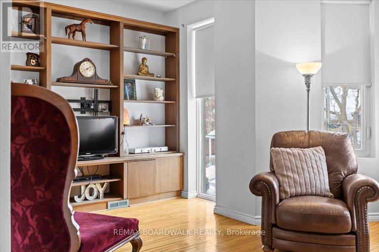 29377343/32-waverley-street/ottawa-centregolden-triangle/ottawa/ontario/K2P0T9_30