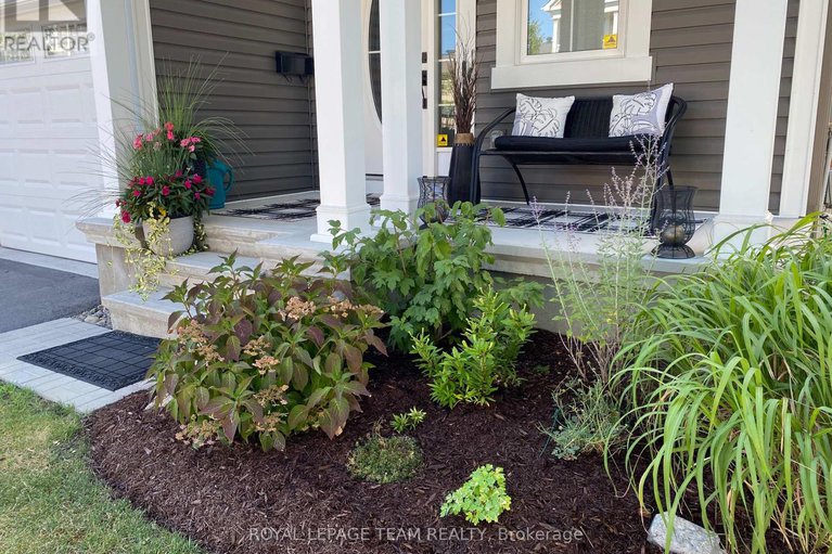 29339123/979-shimmerton-circle/emerald-meadowstrailwest/ottawa/ontario/K2M0L4_3