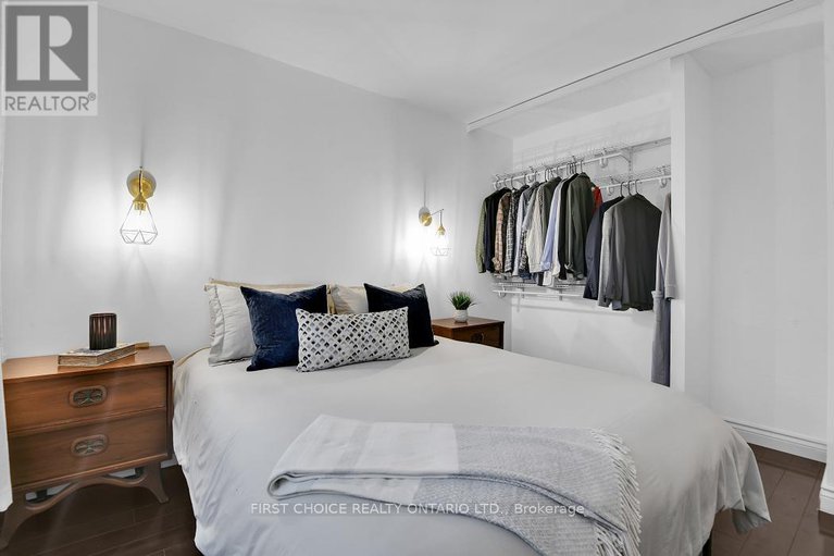 29142164/714-40-landry-street/vanier/ottawa/ontario/K1L8K4_17