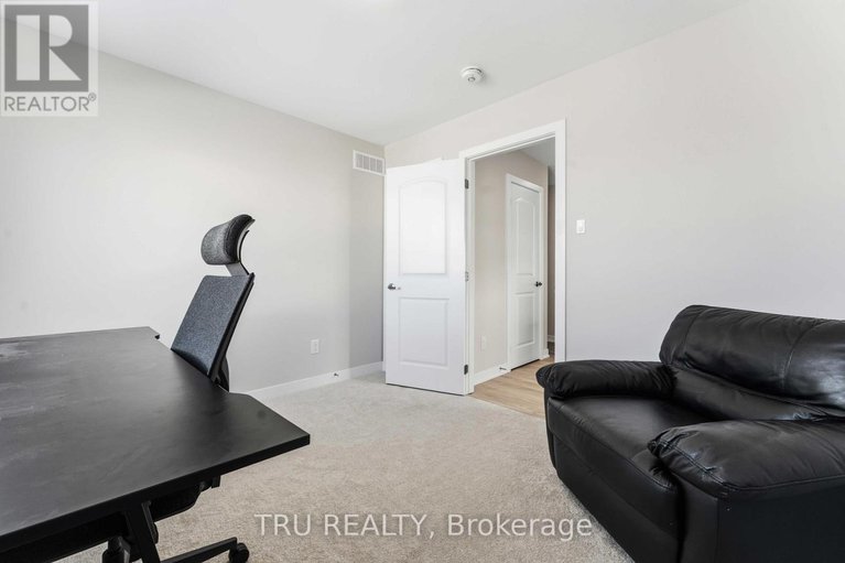 29381143/706-expansion-road/half-moon-bay/ottawa/ontario/K2J7G4_32