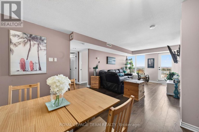 29651493/811-120-grant-carman-drive/mooneys-bayrevelstoke/ottawa/ontario/K2E1C8_21