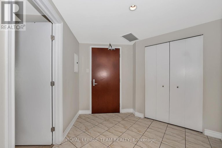 28538040/1404-234-rideau-street/sandy-hill/ottawa/ontario/K1N0A9_7