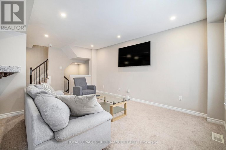 28053288/404-rosingdale-street/emerald-meadowstrailwest/ottawa/ontario/K2M0L8_5