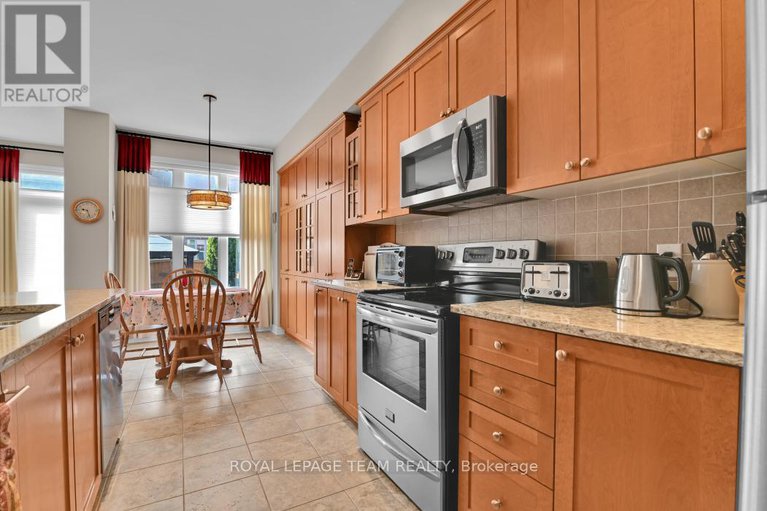 28433708/135-jersey-tea-circle/riverside-southgloucester-glen/ottawa/ontario/K1V2L3_18