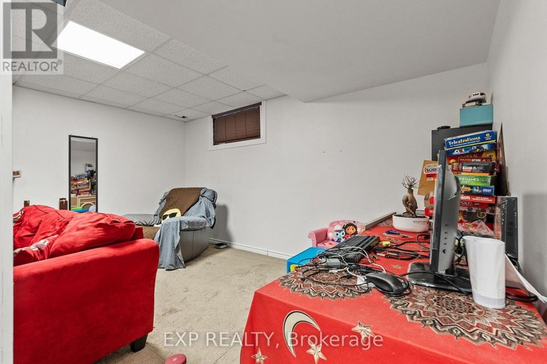 29638664/1582-blohm-drive/hunt-club-park/ottawa/ontario/K1G5K4_35