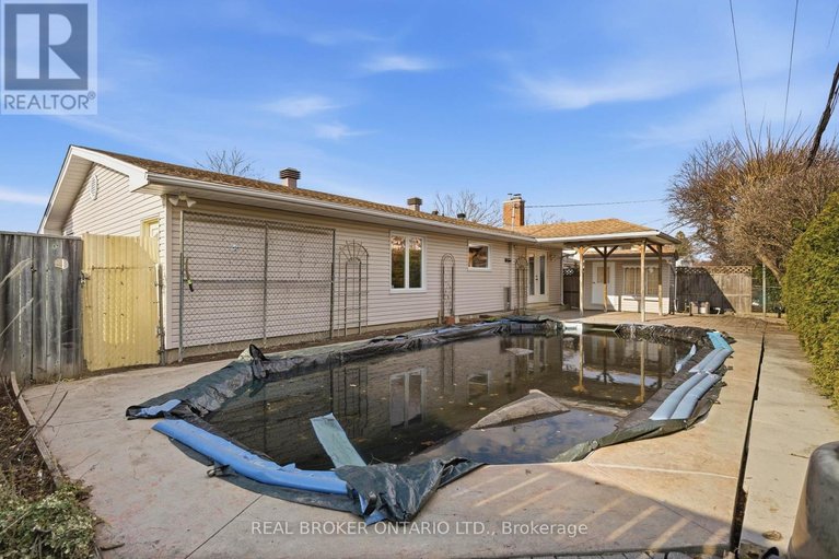 29601982/1294-fernwood-drive/south-keys/ottawa/ontario/K1V7J9_31