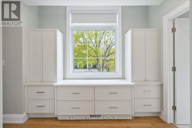 28831579/506-piccadilly-avenue/ottawa-west/ottawa/ontario/K1Y0H8_28