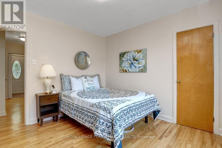 28697255/617-gardenvale-road/castle-heightsrideau-high/ottawa/ontario/K1K1E5_16