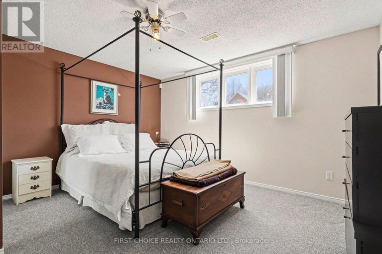 29580103/3395-descotes-circle/town-of-rockland/clarence-rockland/ontario/K4K1A8_16