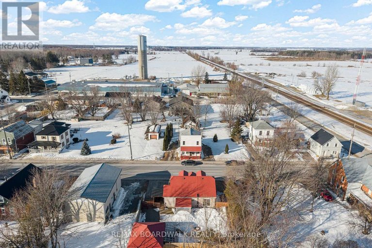 29447130/36-main-street/finch/north-stormont/ontario/K0C1K0_81