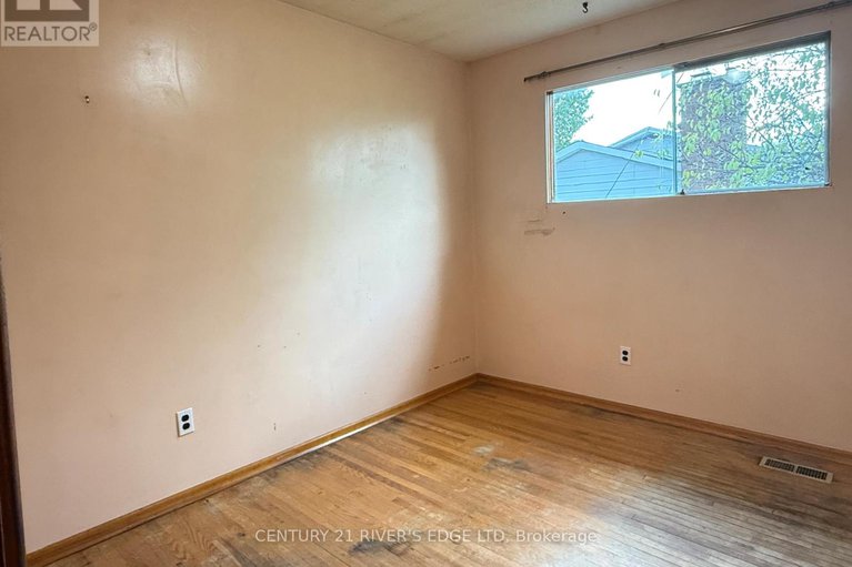 29085138/2527-needham-crescent/brookfield-gardens/ottawa/ontario/K1V6K1_17