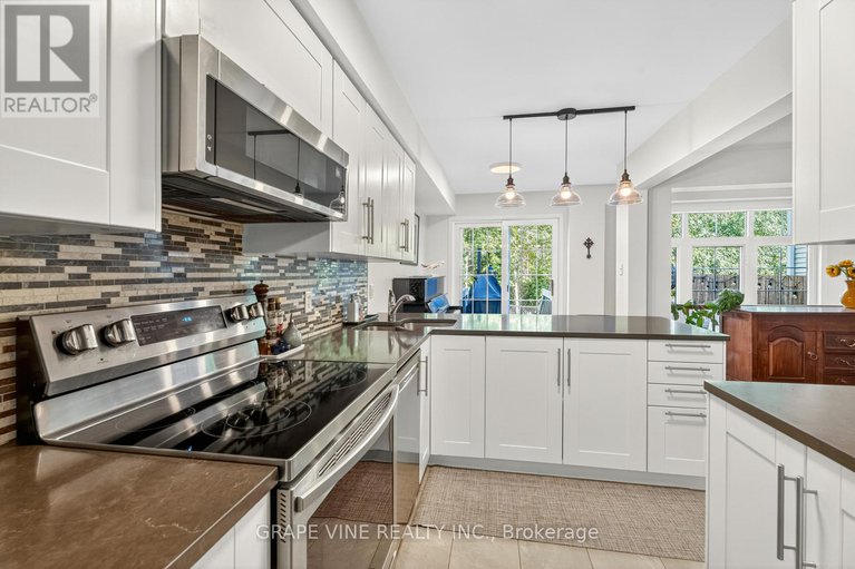 28898815/19-fieldberry-private/stonebridge/ottawa/ontario/K2J5E7_17