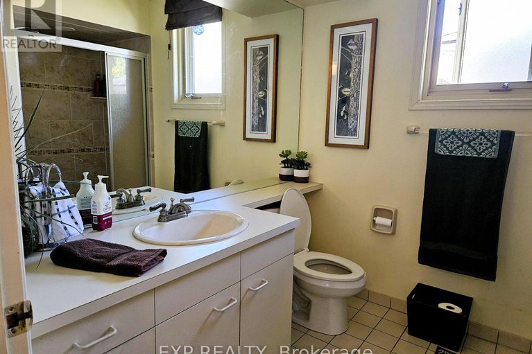 28894254/16-evelyn-street/stittsville-south/ottawa/ontario/K2S1M9_7