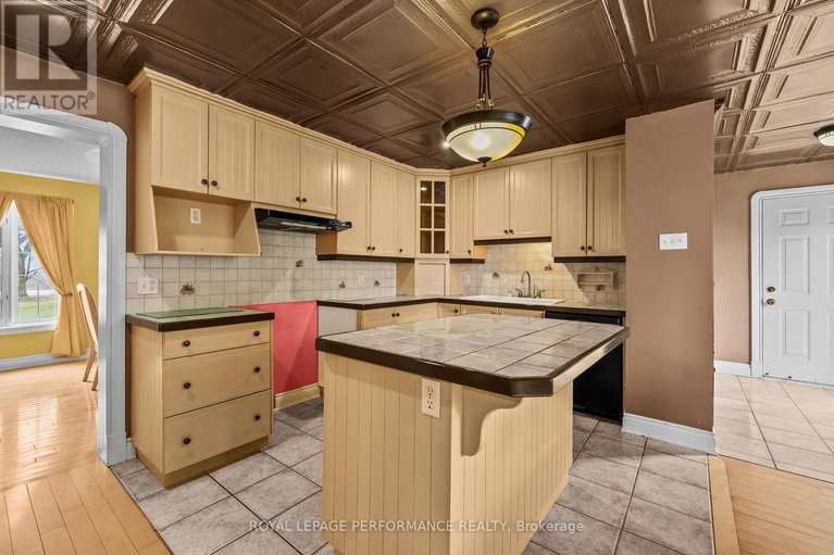 29615977/1007-st-pierre-road/embrun/russell/ontario/K0A1W0_28