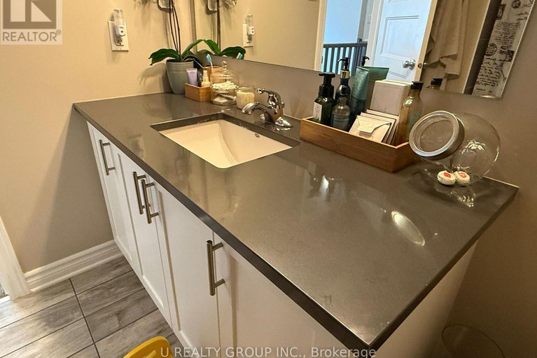 29416136/821-cedar-creek-drive/blossom-parkkemp-parkfindlay-creek/ottawa/ontario/K1T0B3_32