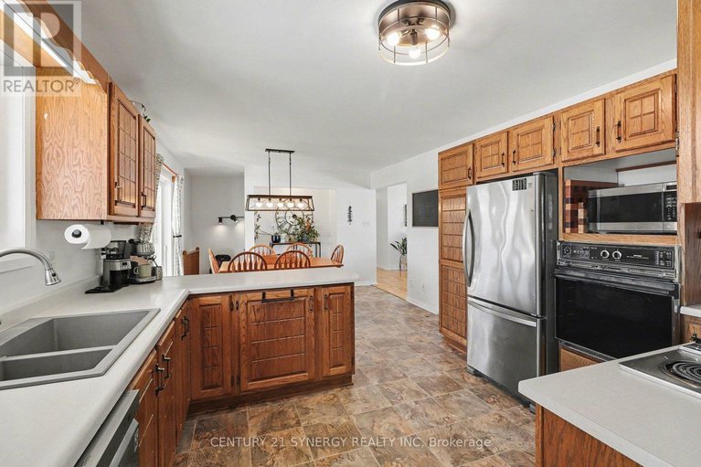 29365136/2290-valley-street/moose-creek/north-stormont/ontario/K0C1W0_16