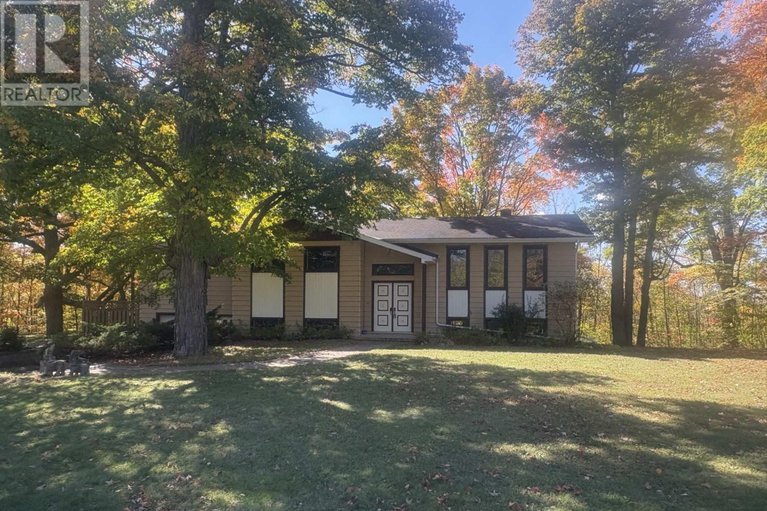 28937543/1273-usborne-street/mcnabbraeside-twps/mcnabbraeside/ontario/K0A1G0_21