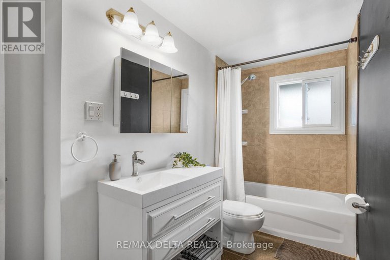 28534404/8-2296-orient-park-drive/blackburn-hamlet-south/ottawa/ontario/K1B4N6_22