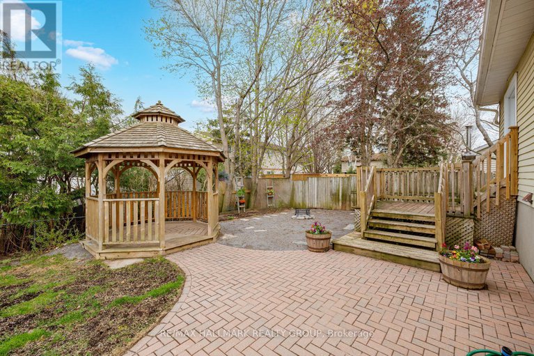 28280542/8-scharf-lane/glencairnhazeldean/ottawa/ontario/K2L2K2_37