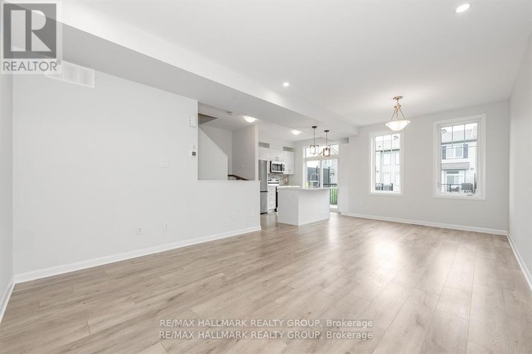 28591919/210-attwell-private/morgans-grantsouth-march/ottawa/ontario/K2K0P6_25