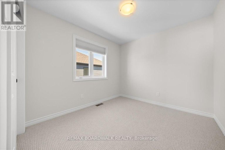 29543323/297-labelle-street/embrun/russell/ontario/K0A1W0_35