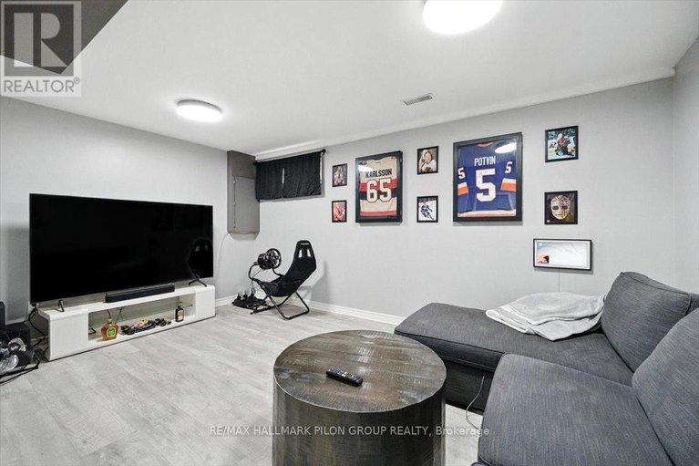 28798158/1417-ballard-court/pineview/ottawa/ontario/K1B4Y9_15