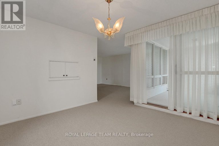 28601735/601-1356-meadowlands-drive-e/borden-farmstewart-farmcarleton-heightsparkwood-hills/ottawa/ontario/K2E6K6_8
