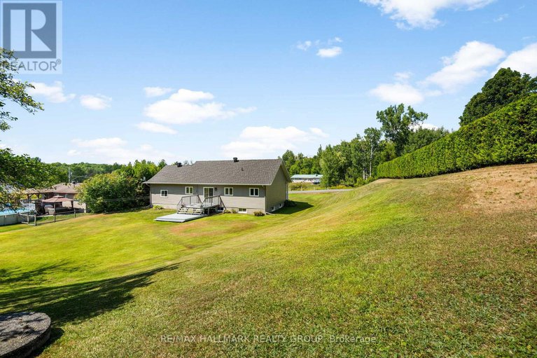 28782422/1754-labonte-street/clarencerockland-twp/clarence-rockland/ontario/K0A1N0_35