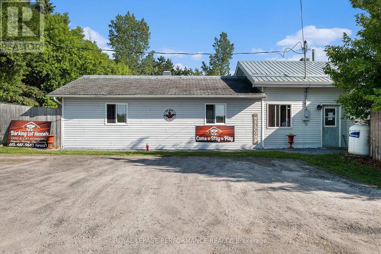 28244627/3383-champlain-street/clarencerockland-twp/clarence-rockland/ontario/K0A1E0_37