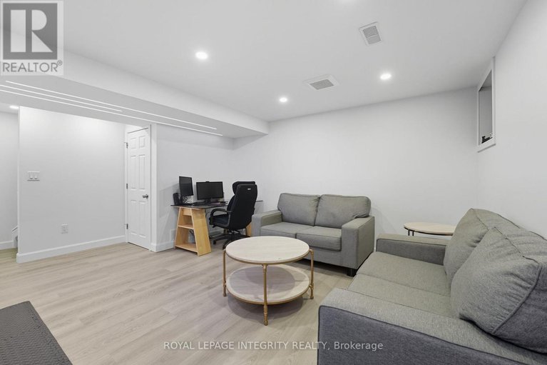 29038761/347-willow-aster-circle/avalon-west/ottawa/ontario/K4A1C6_25