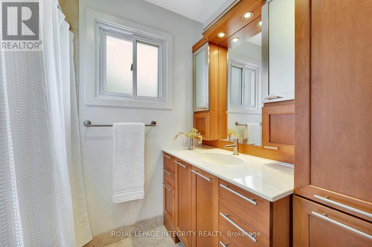 28621220/1150-albany-drive/bel-air-heights/ottawa/ontario/K2C2L3_25