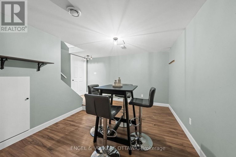 29593963/129-corvinelli-crescent/village-of-russell/russell/ontario/K4R1G4_33