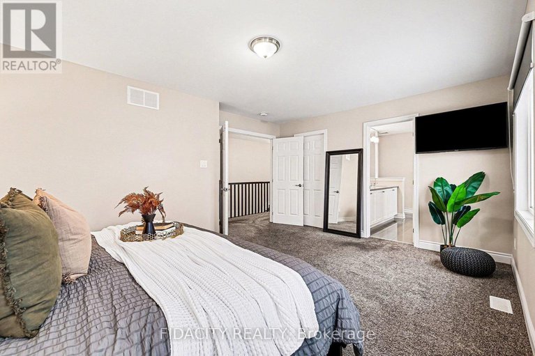 29244731/547-parade-drive/stittsville-south/ottawa/ontario/K2S0X8_20