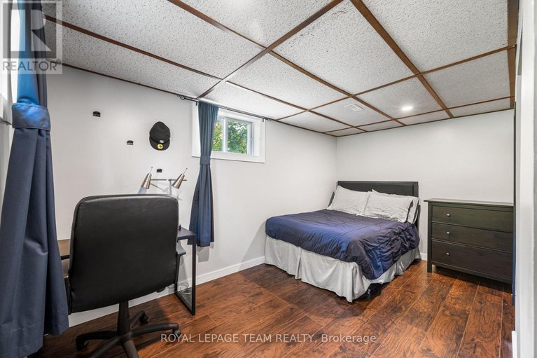 29023588/6521-jack-pine-crescent/greely/ottawa/ontario/K4P1E1_30