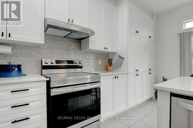 28745097/370-aquaview-drive/avalon-east/ottawa/ontario/K4A5K5_13