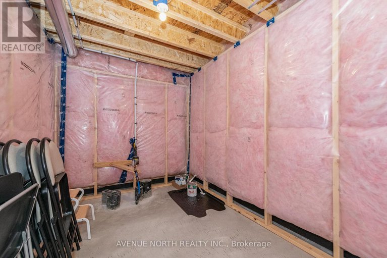 29381937/151-minikan-street/blossom-parkkemp-parkfindlay-creek/ottawa/ontario/K1X0E5_47