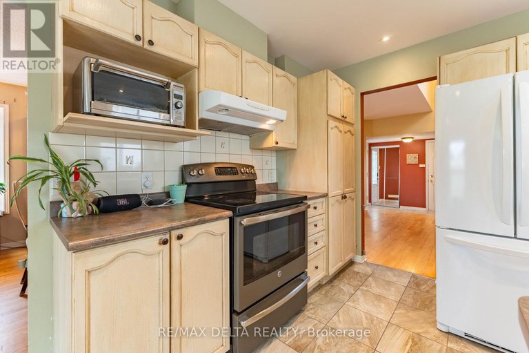 28540257/1610-duplante-avenue/fallingbrookpineridge/ottawa/ontario/K4A4A2_14