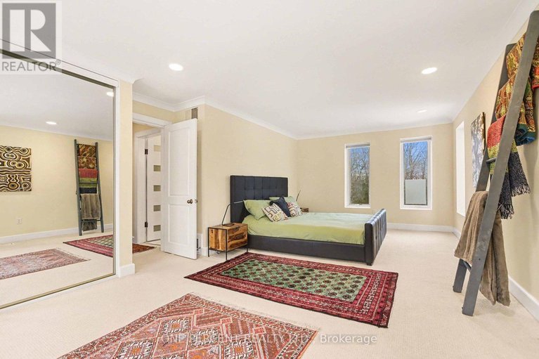 29255409/60-pontiac-street/ottawa-westtunneys-pasture/ottawa/ontario/K1Y2K1_17