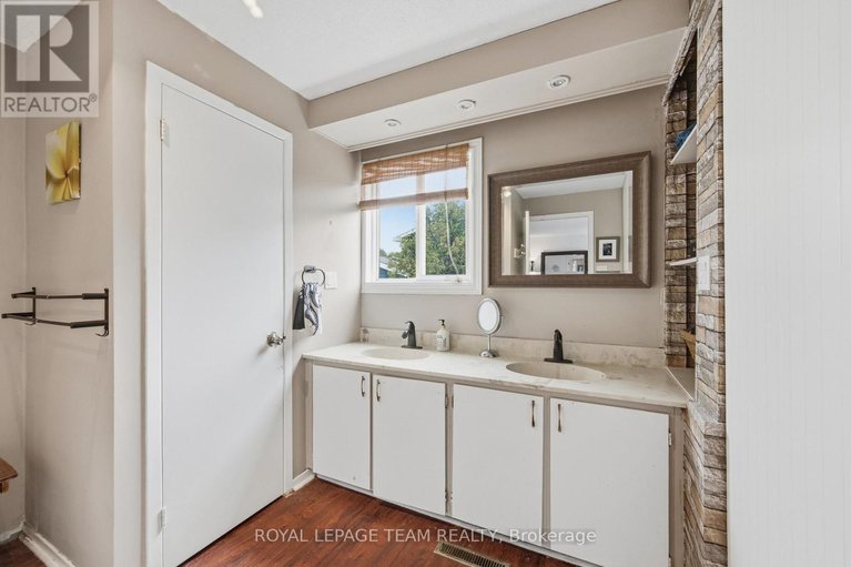 29684354/136-malvern-drive/pheasant-run/ottawa/ontario/K2J2G5_27