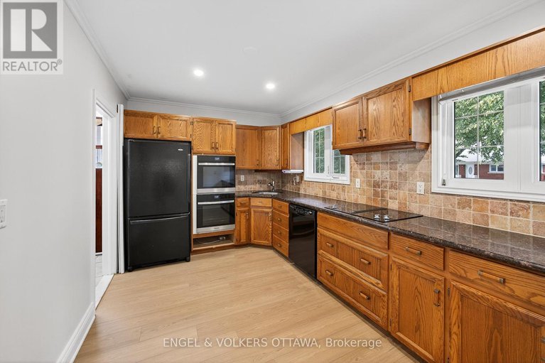 28908569/723-halstead-street/elmvale-acres/ottawa/ontario/K1G1M5_10