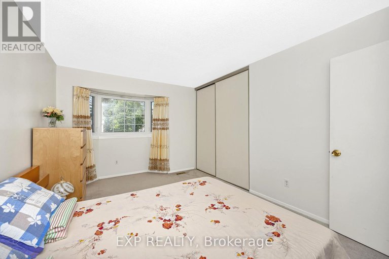 28480509/29-gowrie-drive/glencairnhazeldean/ottawa/ontario/K2L2T5_28