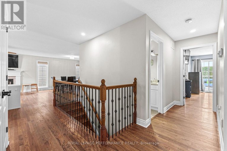 28461839/7-settlement-lane/village-of-russell/russell/ontario/K4R0A4_20