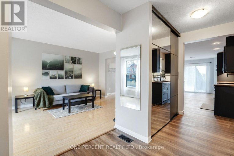 29612741/1570-champneuf-drive/chateauneuf/ottawa/ontario/K1C6B5_5