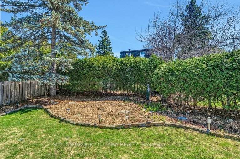 29636036/38-beaver-ridge/city-viewskylinefisher-heightsparkwood-hills/ottawa/ontario/K2E6C7_45